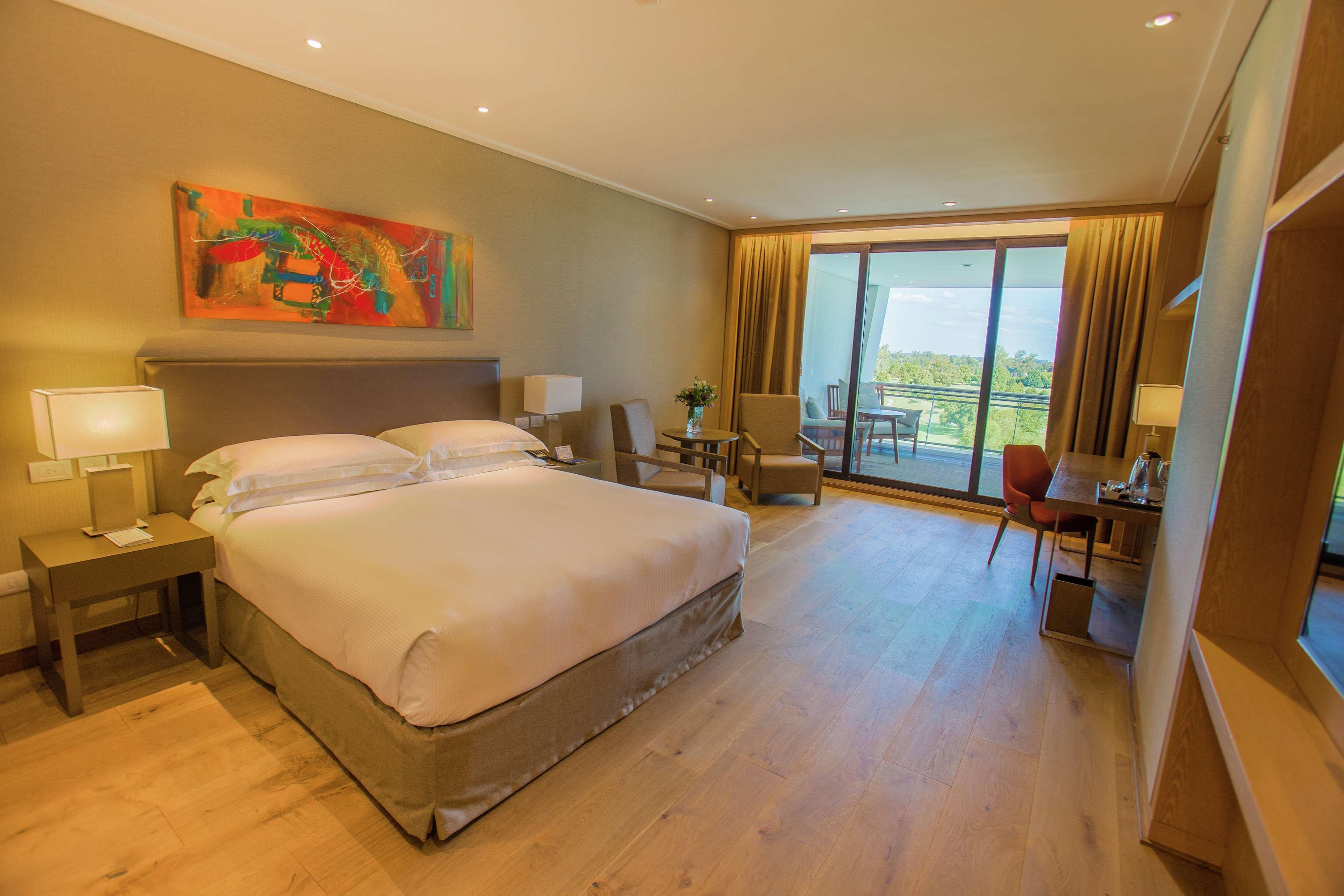 Hilton Pilar Hotel Ngoại thất bức ảnh