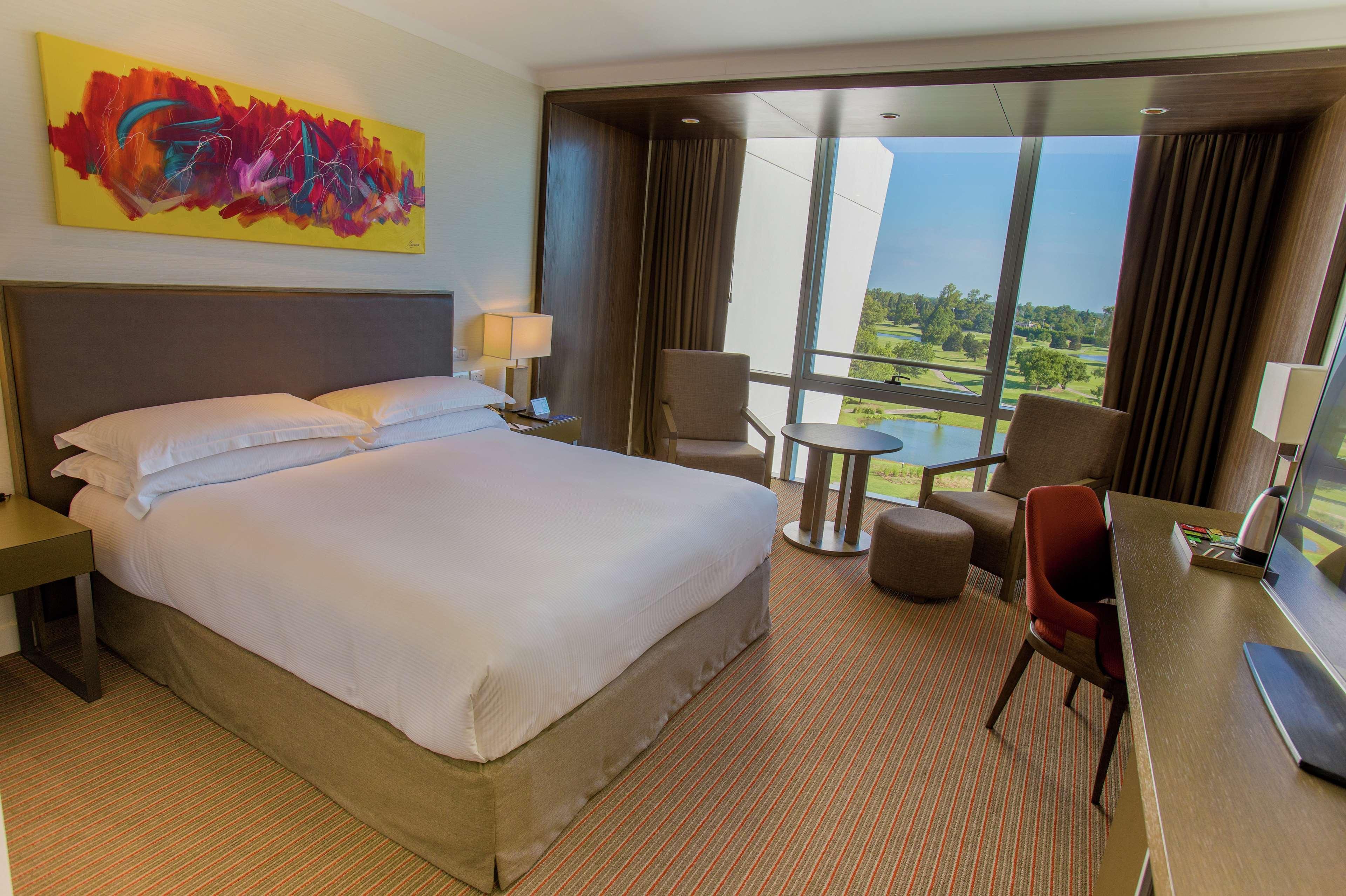 Hilton Pilar Hotel Ngoại thất bức ảnh