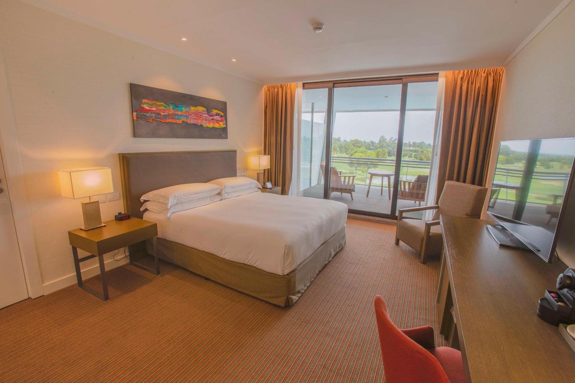 Hilton Pilar Hotel Ngoại thất bức ảnh