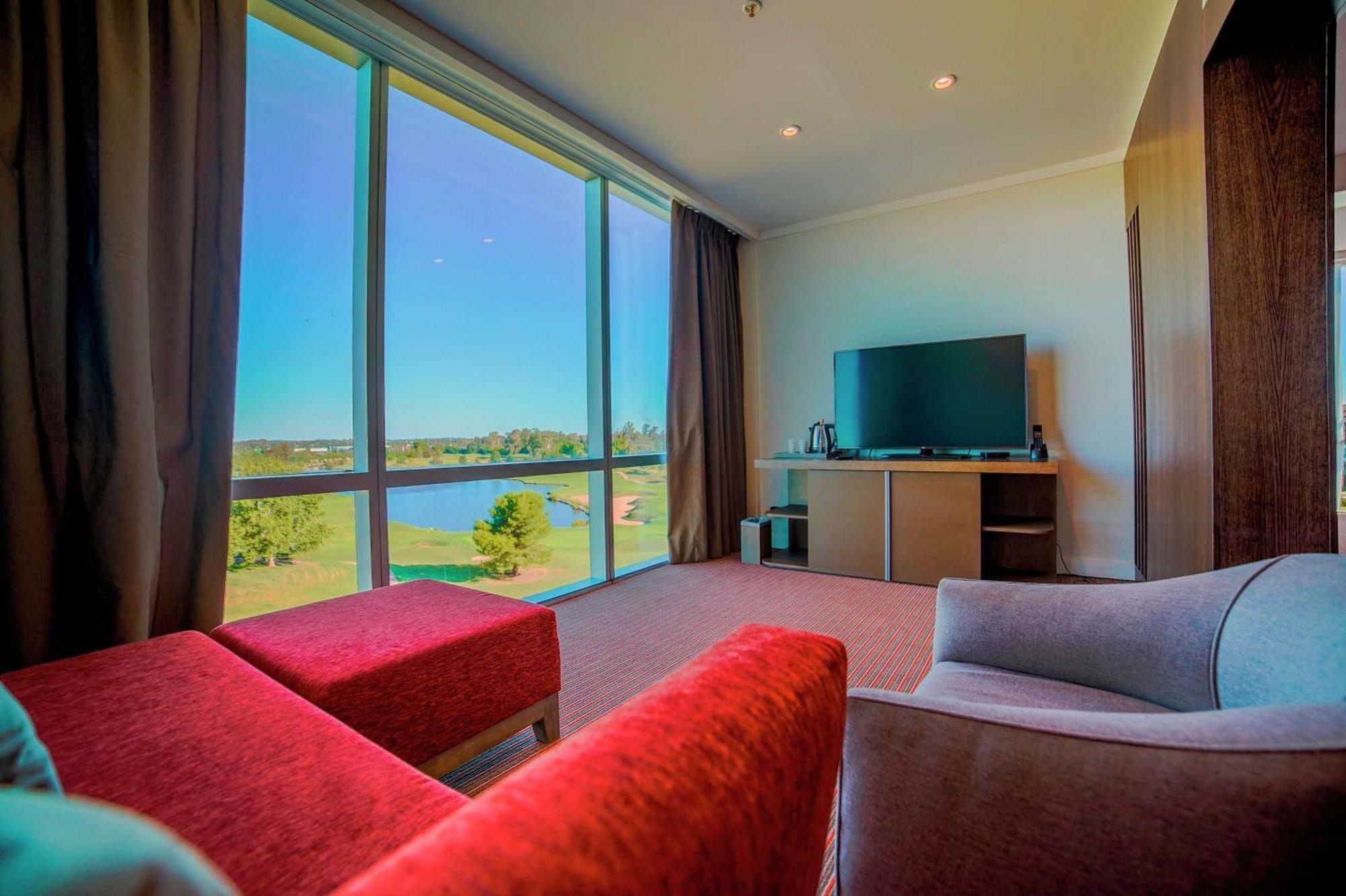 Hilton Pilar Hotel Ngoại thất bức ảnh