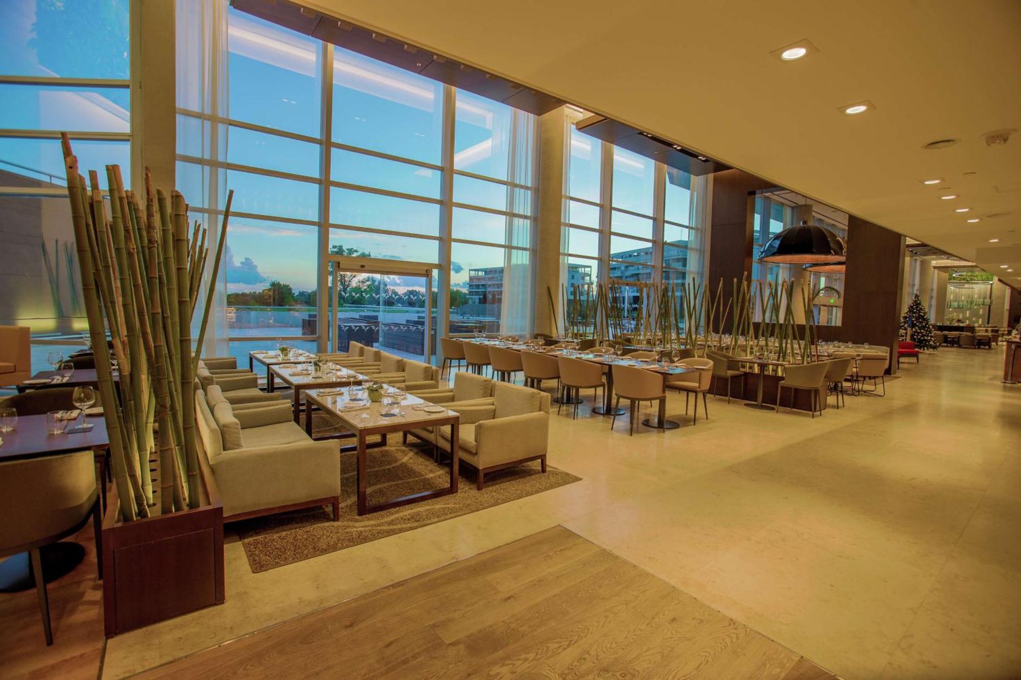 Hilton Pilar Hotel Ngoại thất bức ảnh