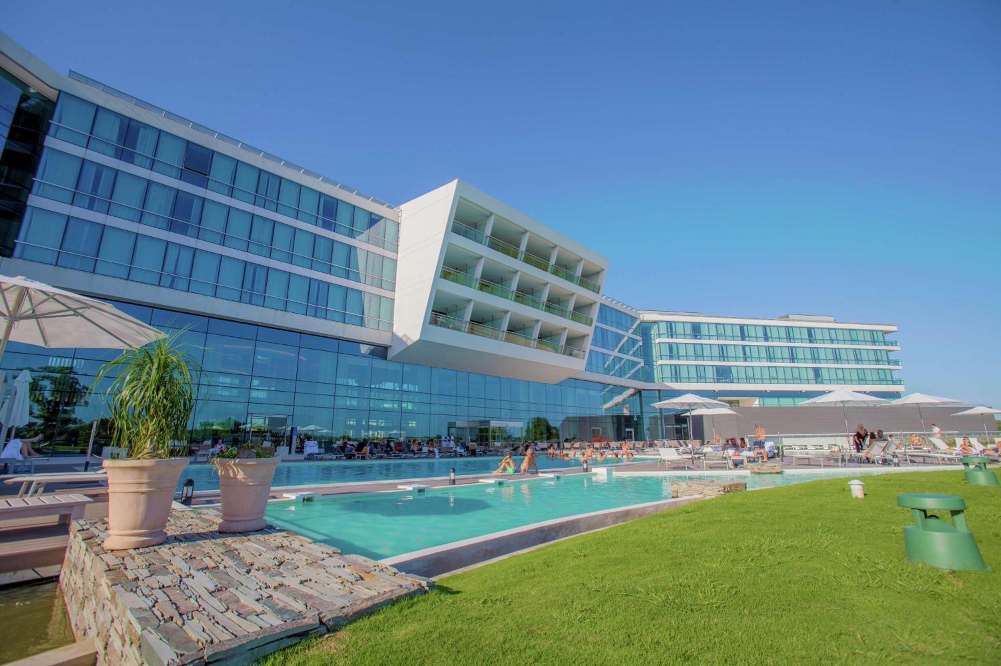 Hilton Pilar Hotel Ngoại thất bức ảnh